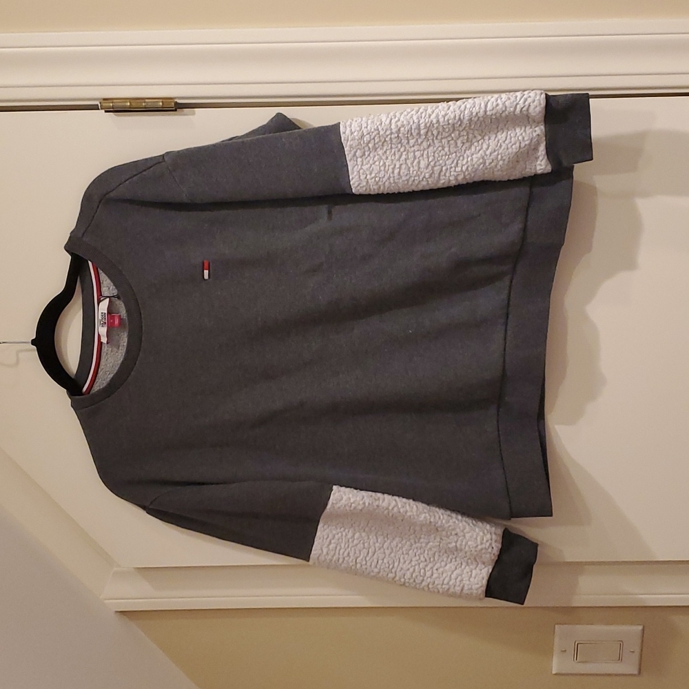 Tommy Hilfiger sweater